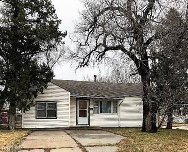 Main picture of 655 N Meridian Ave