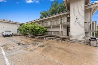 Main picture of River Oaks Condominiums