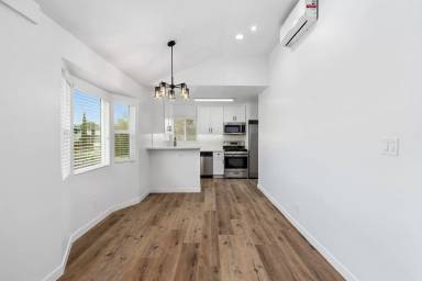 Main picture of 1820 S Dunsmuir Ave