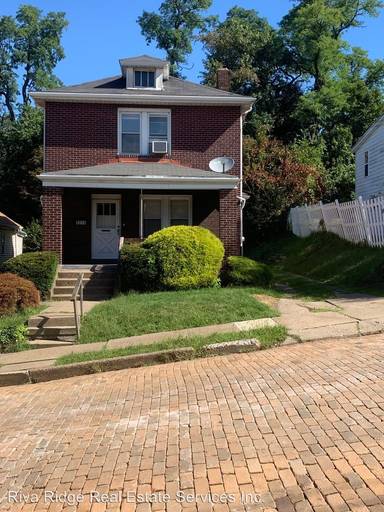 Main picture of 2225 Lacrosse St
