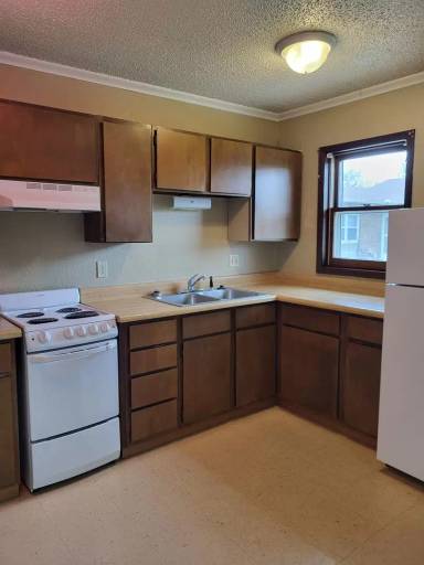 Main picture of 604 Plaza Dr