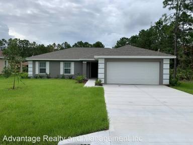 Main picture of 8 Pierce Ln