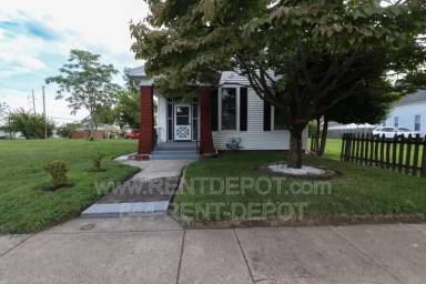 Main picture of 24 W Maryland St