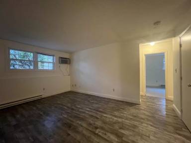 Main picture of 70 Madison St