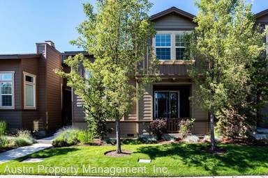 Main picture of 629 SW Peak View Pl