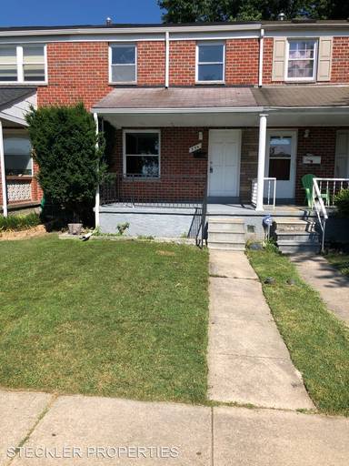 Main picture of 956 Middleborough Rd