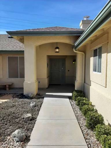 Main picture of 2424 N Leah Ln