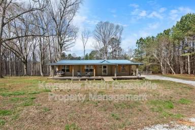 Main picture of 301 Fortenberry Rd