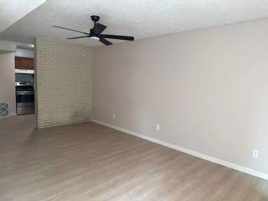 Main picture of 1021 S Spring St