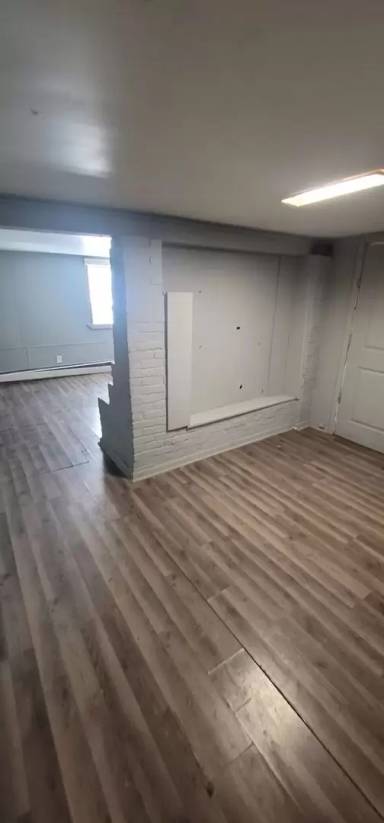 Main picture of 1321 E 2nd St
