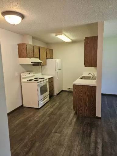 Main picture of 551 Lakeview Rd