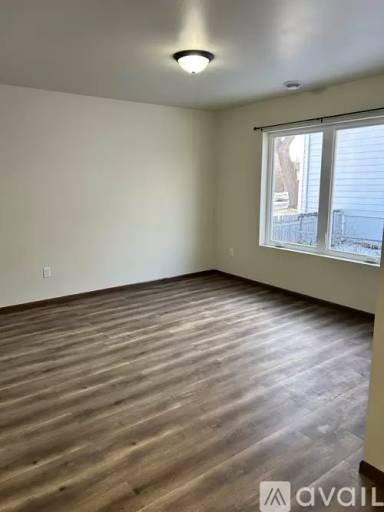 Main picture of 912 S 3rd St