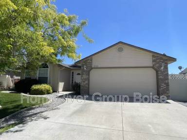 Main picture of 1040 N Truckee Way
