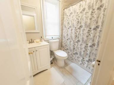 Main picture of 12 Hamlin St