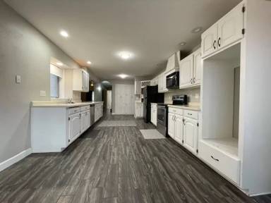 Main picture of 5341 Bees Ln