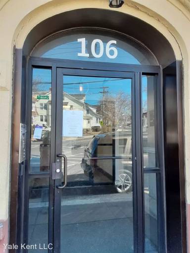 Main picture of 106 Lincoln Pl