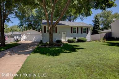 Main picture of 2904 Sunburst Ct