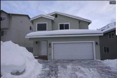 Main picture of 19924 Highland Ridge Dr