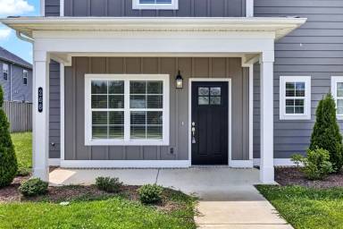 Main picture of 266 Bellingham Cv NE