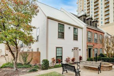 Main picture of 5332 Brownway St