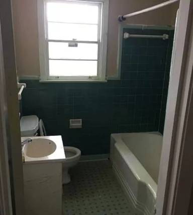 Main picture of 3373 S Hull St