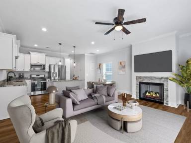 Main picture of 140 Oakwood Ave