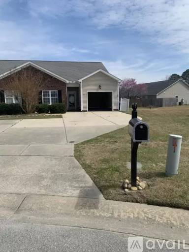 Main picture of 1401 Oak Ridge Ct
