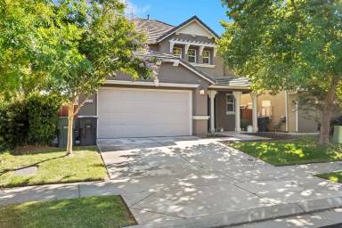 Main picture of 2549 Kinsella Way