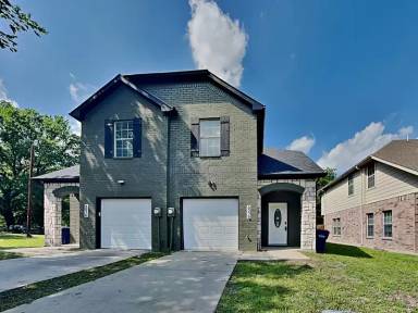 Main picture of 807 Fenet St