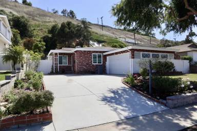 Main picture of 4818 Newton St