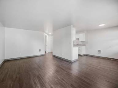 Main picture of 1432 W 10th Ave