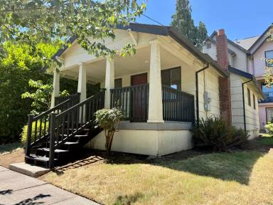 Main picture of 6525 N Maryland Ave