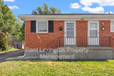 Main picture of 1988 Fair Oaks Dr