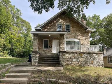 Main picture of 4925 Michigan Ave