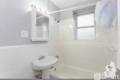 Main picture of 6930,6954,6971,6975 N Greenview Ave Apartments