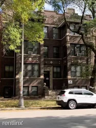 Main picture of 4137 S Michigan Ave
