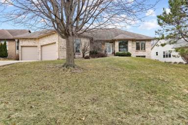 Main picture of 9621 Shadow Wood Dr