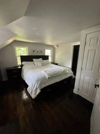 Main picture of 134 School St