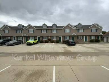 Main picture of 704 Fountain View Dr