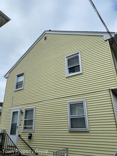 Main picture of 592 Broadway