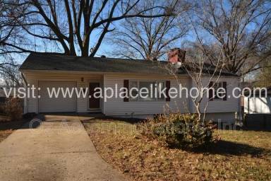 Main picture of 4952 N Garfield Ave