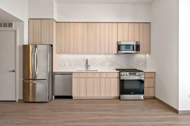 Main picture of 509 W Damen Ave