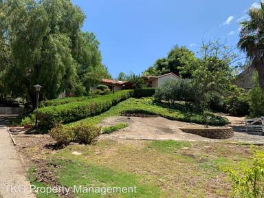 Main picture of 447 S Country Hill Rd