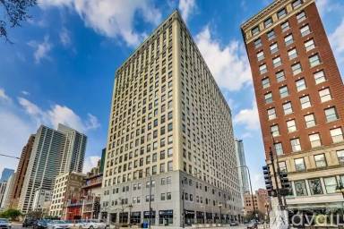 Main picture of S Michigan St