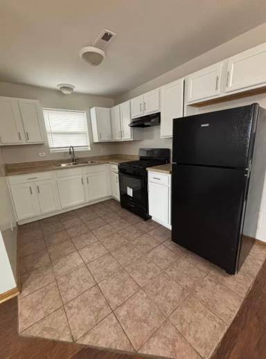Main picture of 7456 S Stewart Ave