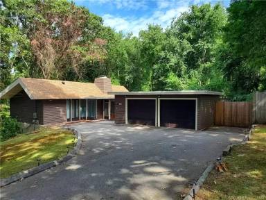 Main picture of 55 Woodland Dr