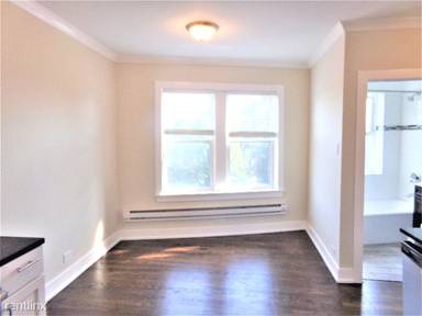 Main picture of 4216-4226 N Clark St