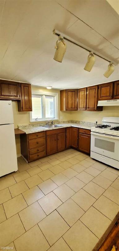 Main picture of 128 Greenwich Ave