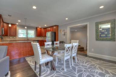Main picture of 2034 Bramblewood Dr NE