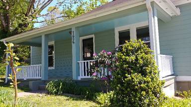 Main picture of 126 1/2 Montana Ave